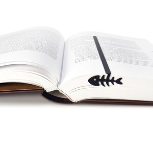 Unique Fishbone bookmark - Coolbookmark.