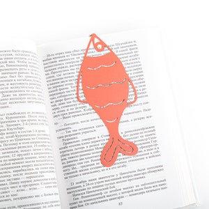Segnalibro Pesce persico, piccolo regalo personalizzato a tema letterario per pescatori, regalo di Natale per amanti dei libri, bomboniere per feste di circoli di lettura.