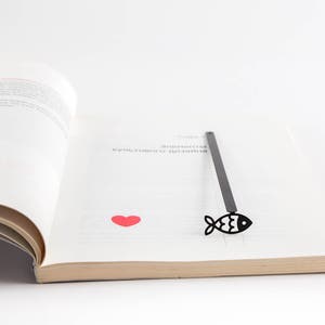 Segnalibro Pesce, piccolo regalo personalizzato per amanti dei libri, per i topi di biblioteca amanti dei pesci, bomboniere per feste di circoli di lettura, regalo di Natale per lettori accaniti