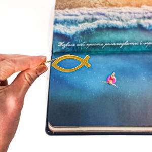Segnalibro a forma di pesce, piccolo regalo personalizzato a tema letterario per amanti dei pesci, bomboniere per feste di circoli di lettura, regalo di Natale.