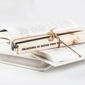 Black bookmark Iceskates - Coolbookmark