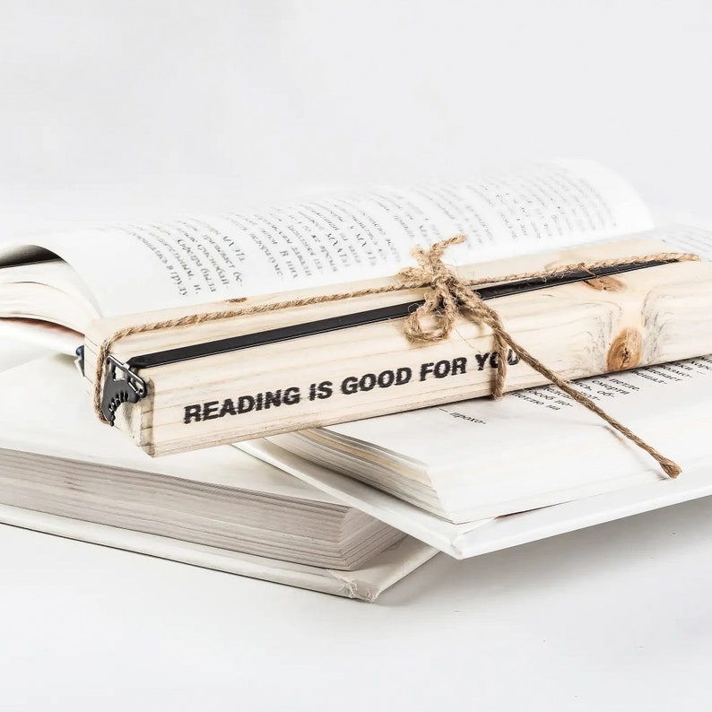 Black bookmark Iceskates - Coolbookmark