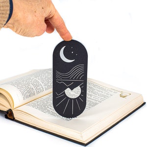 Mond und Sonne Lesezeichen: Schwarzes Geschenk für Buchliebhaber