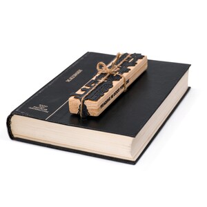 Bookmark for travel journal Reading Train- Coolbookmark.