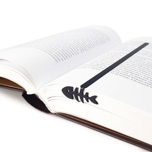 Unique Fishbone bookmark - Coolbookmark.