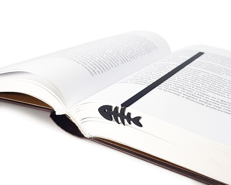 Unique Fishbone bookmark - Coolbookmark.