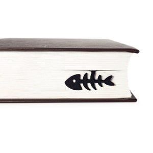 Unique Fishbone bookmark - Coolbookmark.