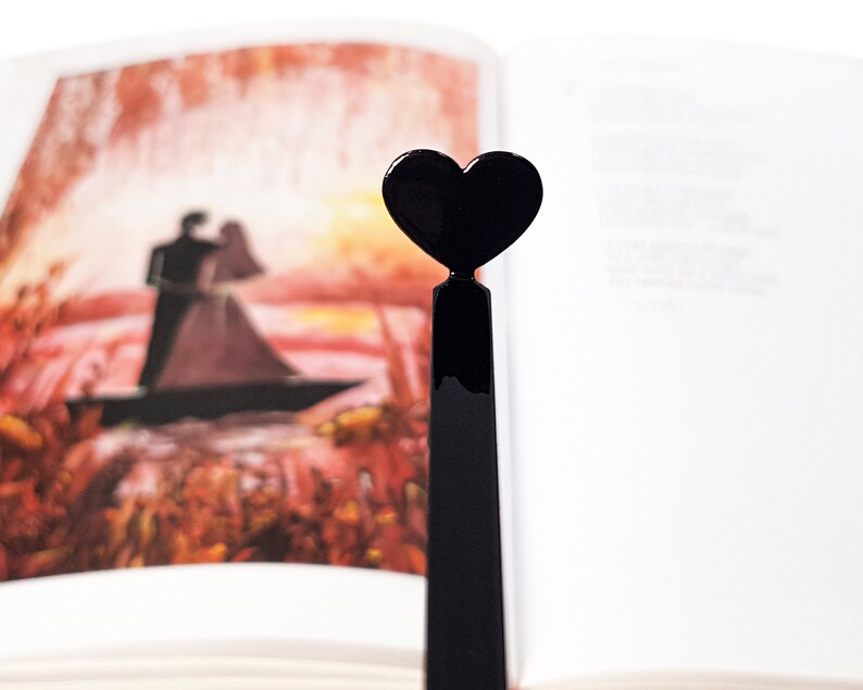 Bookmark Black Heart in the book.