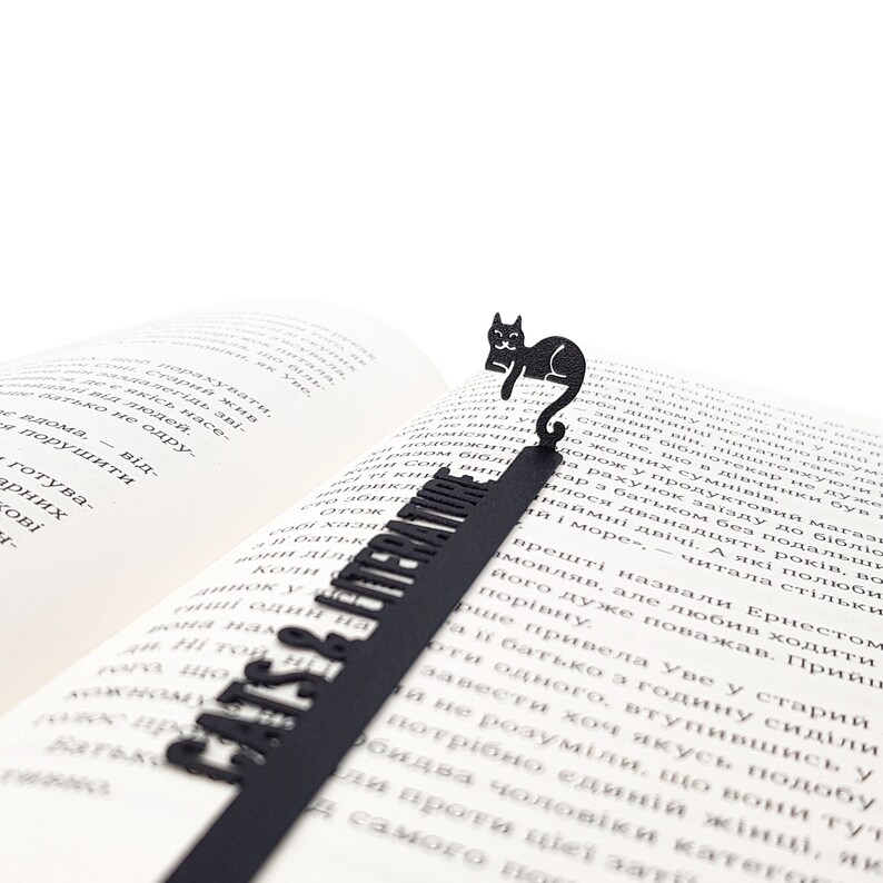 Bookmark Cats and Literature, Small Bookish Gift for Cat Loving Bookworms, Bookclub Party Favors, Stocking Filler for Avid Readers. image 3