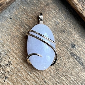 Burmese jade in 14k gold pendant