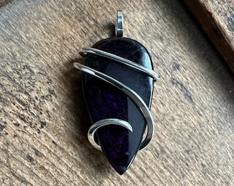 Purpurite in sterling silver pendant