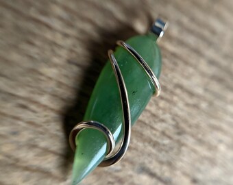 14金の翡翠ペンダント - Etsy 日本