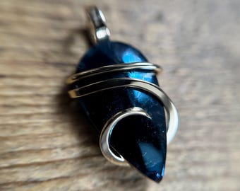 Ciondolo in covellite in oro 14k