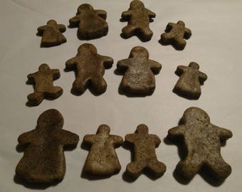 Old Fashion  Gingerbread Family (12 pieces) - Primitive Bowl Fillers, ETC