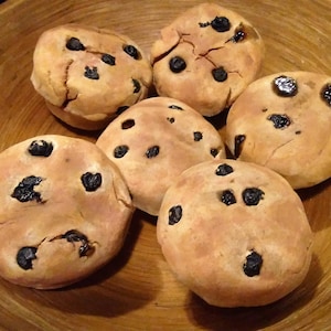 Muffins de arándanos falsos (6) - Muffins de arándanos falsos/muffins primitivos falsos/accesorios de comida falsos/productos horneados falsos/muffins de granja