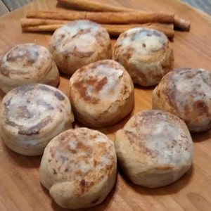 Fake Mini Cinnamon Rolls (lot of 8), dipped in cinnamon roll scented wax