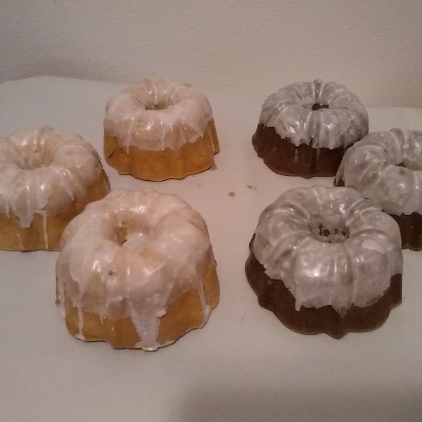 Fake Mini Bundt Cakes Vanilla/Chocolate With Drizzled Frosting (2-6)  4", Smells Like Fresh Baked Bundt Cake