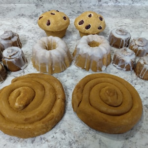 Fake Pantry Cake Sampler Set (lot of 14) - Looks and smells freshly baked/fake food props/fake food home staging/fake food movie props
