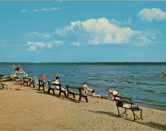 Gladstone Michigan Van Cleve Park Bathing Beach Vintage Postcard (unused)