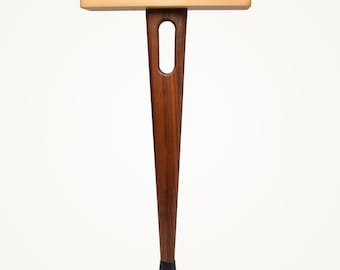 one legged stool