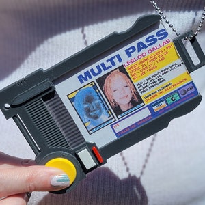 Fifth Element Multipass Identification Card and Driver&#39;s License Holder