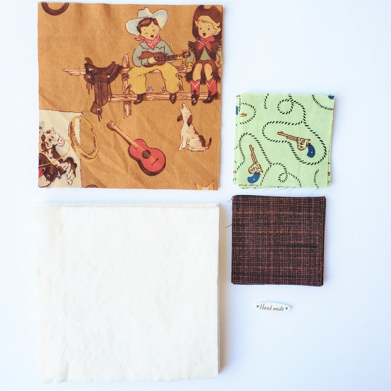 DIY Steppuntersetzer Kit, Anfänger Quilt Kit, Make It Yourself Gesteppt Untersetzer Kit mit Stoffen, Batting, Anleitung und Handmade Tag Dude Ranch