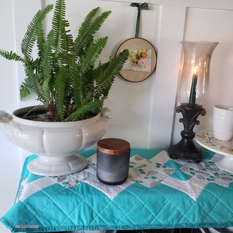 laruedefleurs Trellis Table Runner - Thumbnail 4