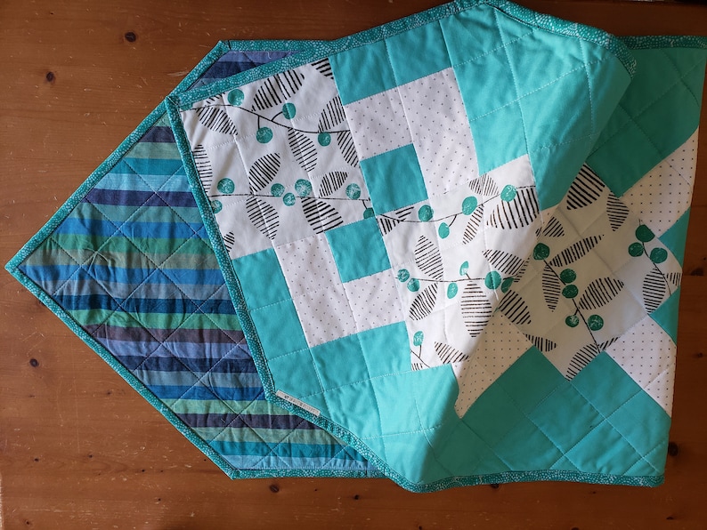 laruedefleurs Trellis Table Runner - Thumbnail 2