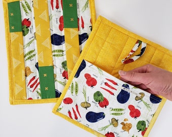 Pot Holder Set, Oven Mits, Over sized Coasters, Hot Pad Set, Oven Mits Set of Two (Veggie Patch)