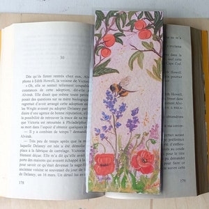 Summer bookmark, bumblebee bookmark, nature printed bookmark, bee and flowers bookmark, printed and laminated bookmark, bee bookmark