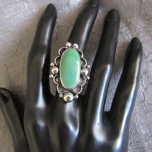 Anillo grande, llamativo, navajo, verde turquesa y plata de ley - tamaño 5