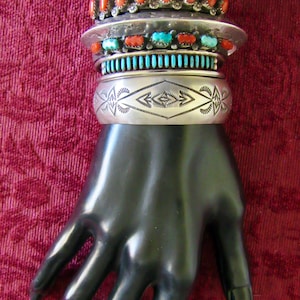 Pulsera/brazalete vintage navajo de plata esterlina con sello Sunrise and Arrow, firmado. Ideal para apilar o usar solo.
