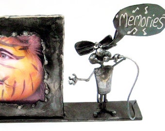 Steel Photo Frame with Singing Mouse, singing "Memories"
