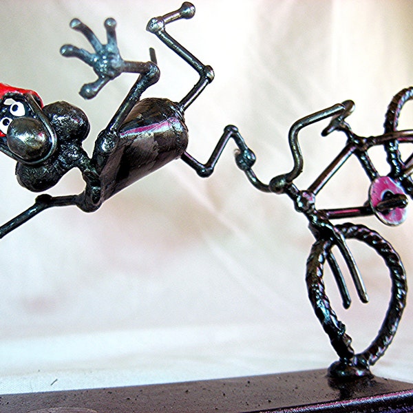 Crashing Radfahren Hand Sculpted Steel Maus Skulptur