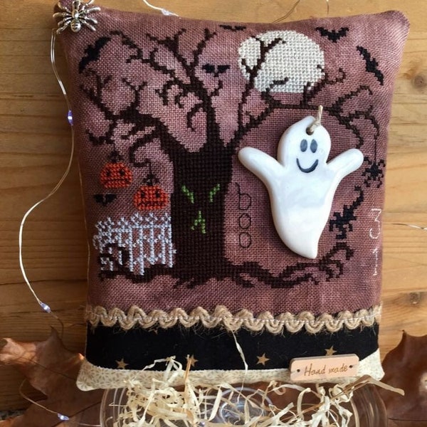 Spooky cross stitch kit