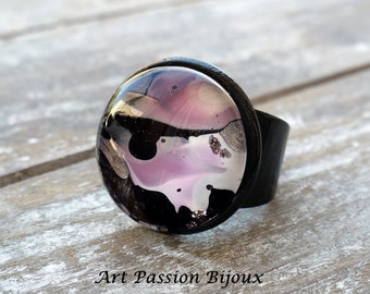 Grande anello regolabile rosa e nero, con cabochon in vetro dipinto sull'acqua effetto marmo, gioiello gotico, 30% spedizione