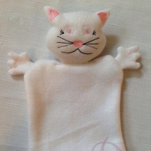 Manta de gato con diseño de bordado ITH y tutorial en PDF