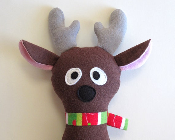 Doe a Reindeer Stuffed Animal PDF 