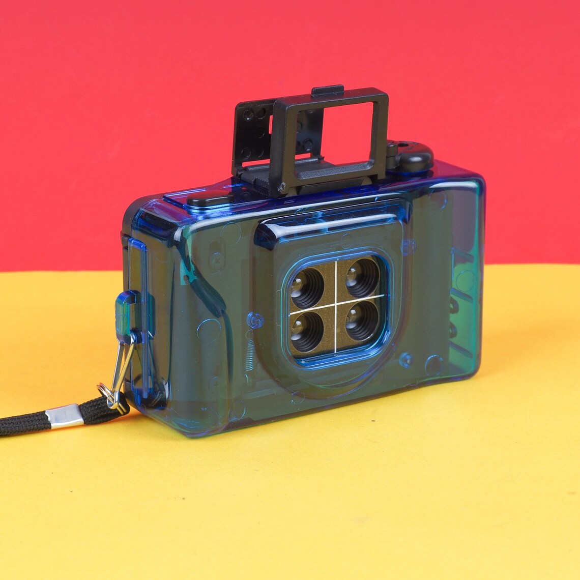 P&S 35mm film camera with 4 lenses. Plastic Fantastic! Great for lomography. NEW, unused blue point and shoot camera with four lenses!, foto 1 di 5