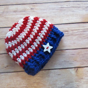 Crochet patriotic hat, bringing home baby hat, July 4th Hat, Shower Gift, Photo Props, Preemie, Newborn to Adult sizes available zdjęcie 1