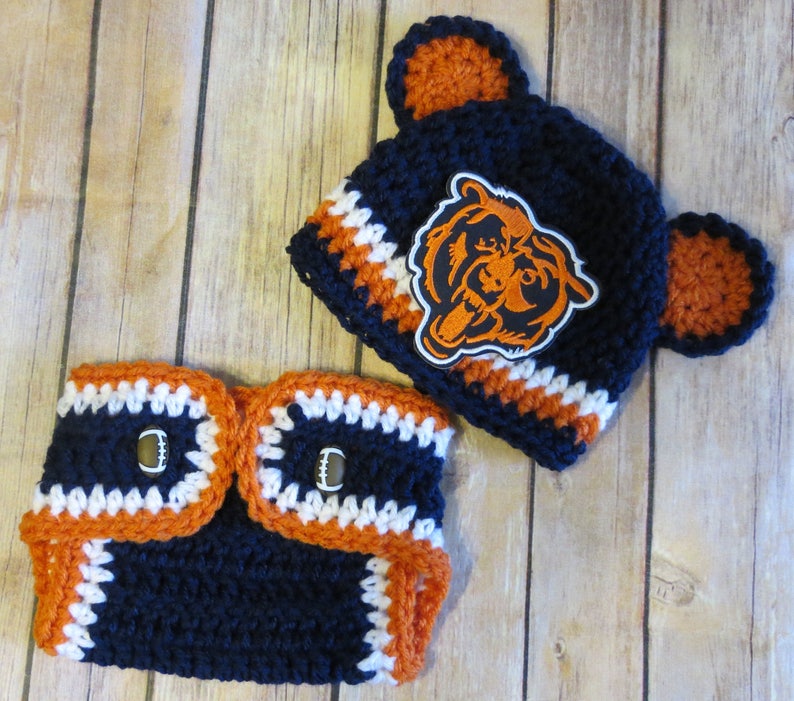 Chicago Bears Crochet Hat Diaper Cover Set, Newborn to 12 mo, photo props, NFL Bears, shower gift, NFL Football, Made to Order Bild 3