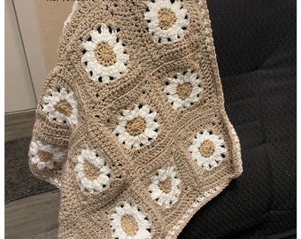 Daisy Crochet Small Afghan Photo Prop Basket Filler, Lap Afghan, Baby Shower Gift, READY to SHIP