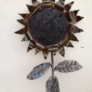Sunflower Sculpture with Coiled Seed Bed, Sunflower Metal Art, Unique Metal Art, Garden Decoration, Gift for Gardener, Outdoor Decor,