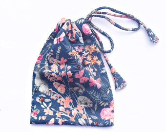 Pochette en soie faite à la main, sac à cordon pour bijoux, pièces de monnaie, maquillage, design peint à la main, accessoires, porte-monnaie, sacs et sacs à main