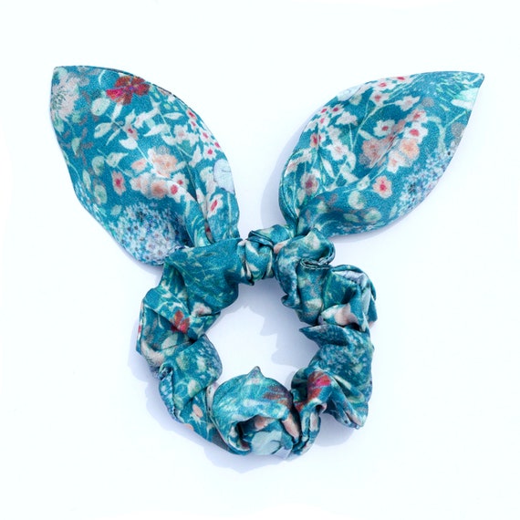 Handmade 100% silk bow hairtie srunchie Mulberry Silk Bow Scrunchie – Elegant Ribbon Hair Tie - Etsy main image 4