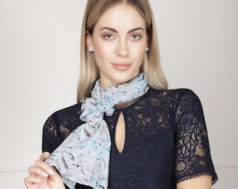 Sciarpa di seta 100%, sciarpa al collo, sciarpa di seta lunga, sciarpa donna, foulard, disegno dipinto a mano, fatto a mano, regalo per lei, accessori, sciarpa di seta