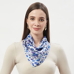Pañuelo de seda 100 %, pañuelo para el cuello, bandana, pañuelo cuadrado, pañuelo para mujer, pañuelo para la cabeza, pintado a mano, regalo para ella, regalo de Navidad, pañuelo único