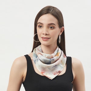 Fazzoletto da collo in seta al 100%, sciarpa da collo, bandana, sciarpa quadrata, sciarpa da donna, foulard da testa, dipinto a mano, regalo per lei, regalo di Natale, sciarpa unica