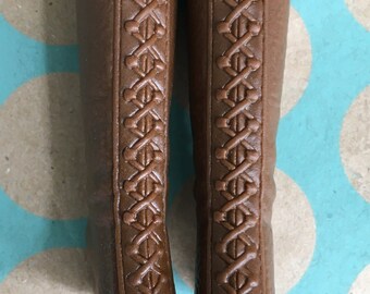 Barbie-braune Stiefel
