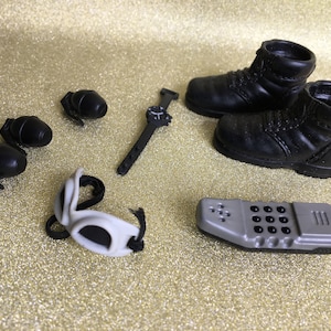 Action Man Desert Patrol Items